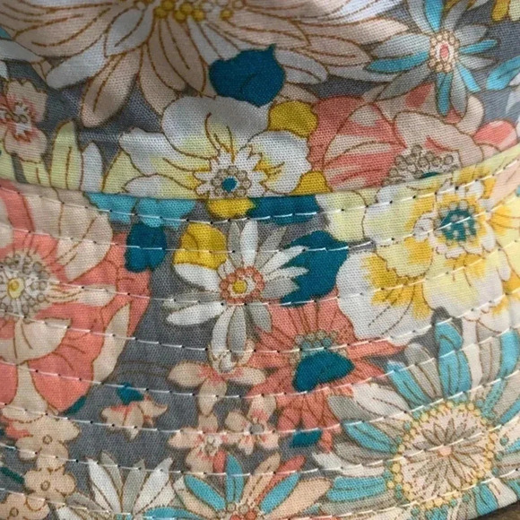 Boutique Handcrafted Flirty Feminine Floral Multi-Color OSFM Bucket Hat Beach - Picture 7 of 7